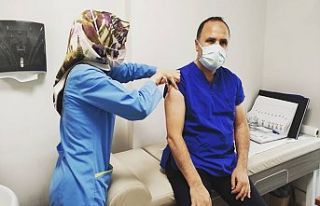 Gaziosmanpaşa İlçe Başkanı Fatih Aydemir, aşı...