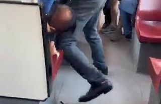 Gaziosmanpaşa'da tramvayda bıçaklı kavga!...