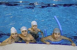 Gaziosmanpaşa’da öğrencilere ücretsiz yüzme...