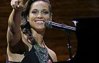 Alicia Keys, Şampiyonlar Ligi finalinde şarkı söyleyecek