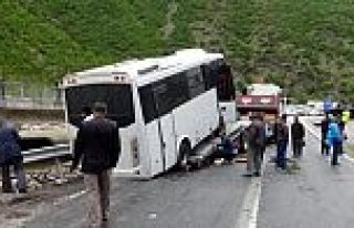 Çevik kuvvet polisleri kaza yaptı: 7 yaralı