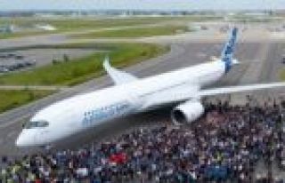 Dev Uçak İstanbul'da Görücüye Çıkıyor