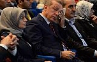 Erdoğan 28 Şubat sunumunda gözyaşlarını tutamadı