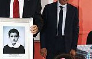 Erdoğan öğrencilere önlüklü fotoğrafını gösterdi