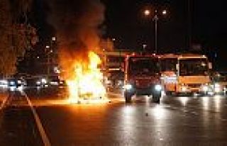 İstanbul'da Seyir Halindeki Otomobil Yandı