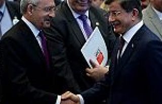 Koalisyon görüşmelerinde Ak Parti - CHP heyetlerinde...