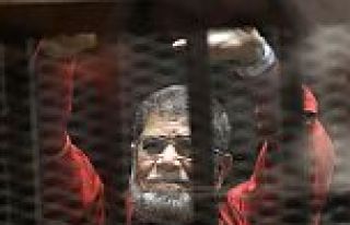 Mursi'den Mısırlılara bayram mesajı