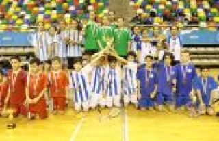 Okul Sporları Badminton Turnuvası’na Gaziosmanpaşa...