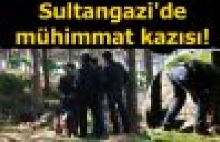 Polis Sultangazi'de DHKP-C'nin silahlarını arıyor...