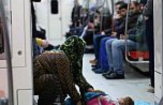 Suriyeliler Metroya Sığındı!