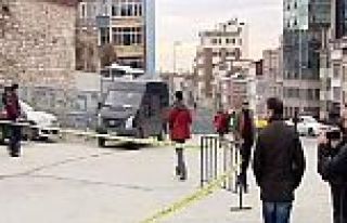 Taksim'de polis noktasına saldırı!