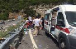 Tur otobüsü devrildi: 23 ölü, 11 yaralı