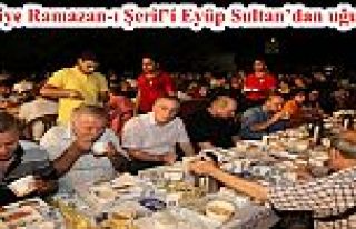 Türkiye Ramazan'ı Eyüp Sultan'dan uğurladı