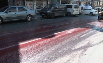 Bayrampaşa'da sokaklarda "kırmızı sıvı" endişesi