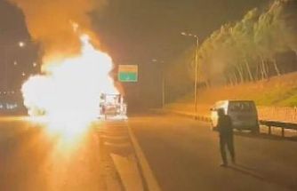 Sultangazi TEM Otoyolu'nda İETT otobüsü alev alev yandı