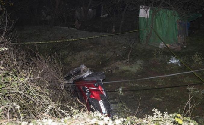 Eyüpsultan'da feci kaza otomobil alev alev yandı: 1’i polis 2 kişi hayatını kaybetti.