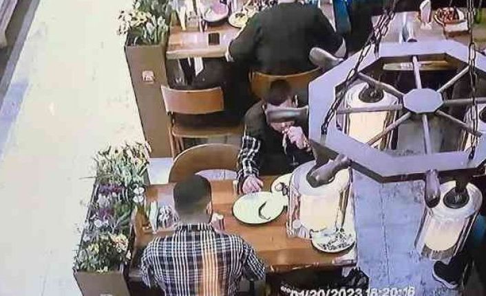 Eyüpsultan'daki restoranda yiyip içip hesabı ödemeden kaçtılar