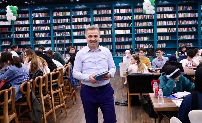 Gaziosmanpaşa'da "Farika Kitaplı Kahveler" 500 bin genci ağırladı